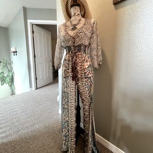 Venus, mix turquoise/brown/tan colors, small size.